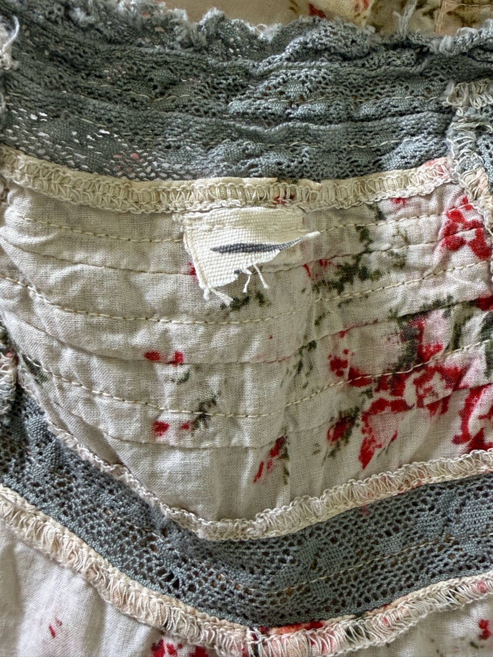 Magnolia Pearl FLORAL CLEMENTINE SLIP 143 in Postcards Kitten Appliqué Dress OS - Picture 8 of 12